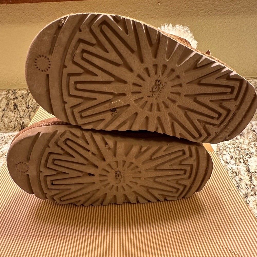 Ugh Bailey bow boot - Picture 3 of 4
